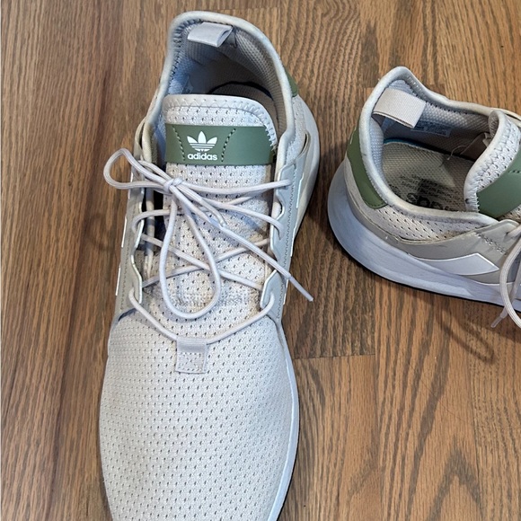 Adidas cross training running shoe in beige cream and sage green size USA 13 - Picture 9 of 9